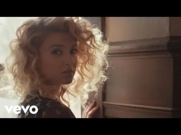 Video: Tori Kelly - Hollow